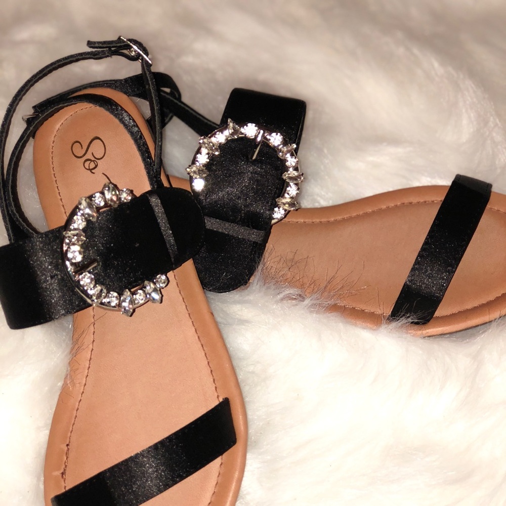 Sandals - Picture 2 of 4